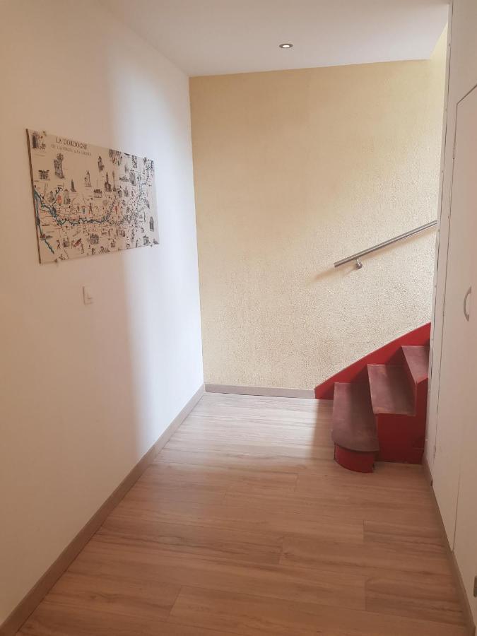 08 - Tres Joli Studio Tout Equipe Avec Parking Privatif Gratuit, Grand Fourgon Possible, Tout Le Linge De Maison Est Fourni Razac-sur-l'Isle Екстер'єр фото