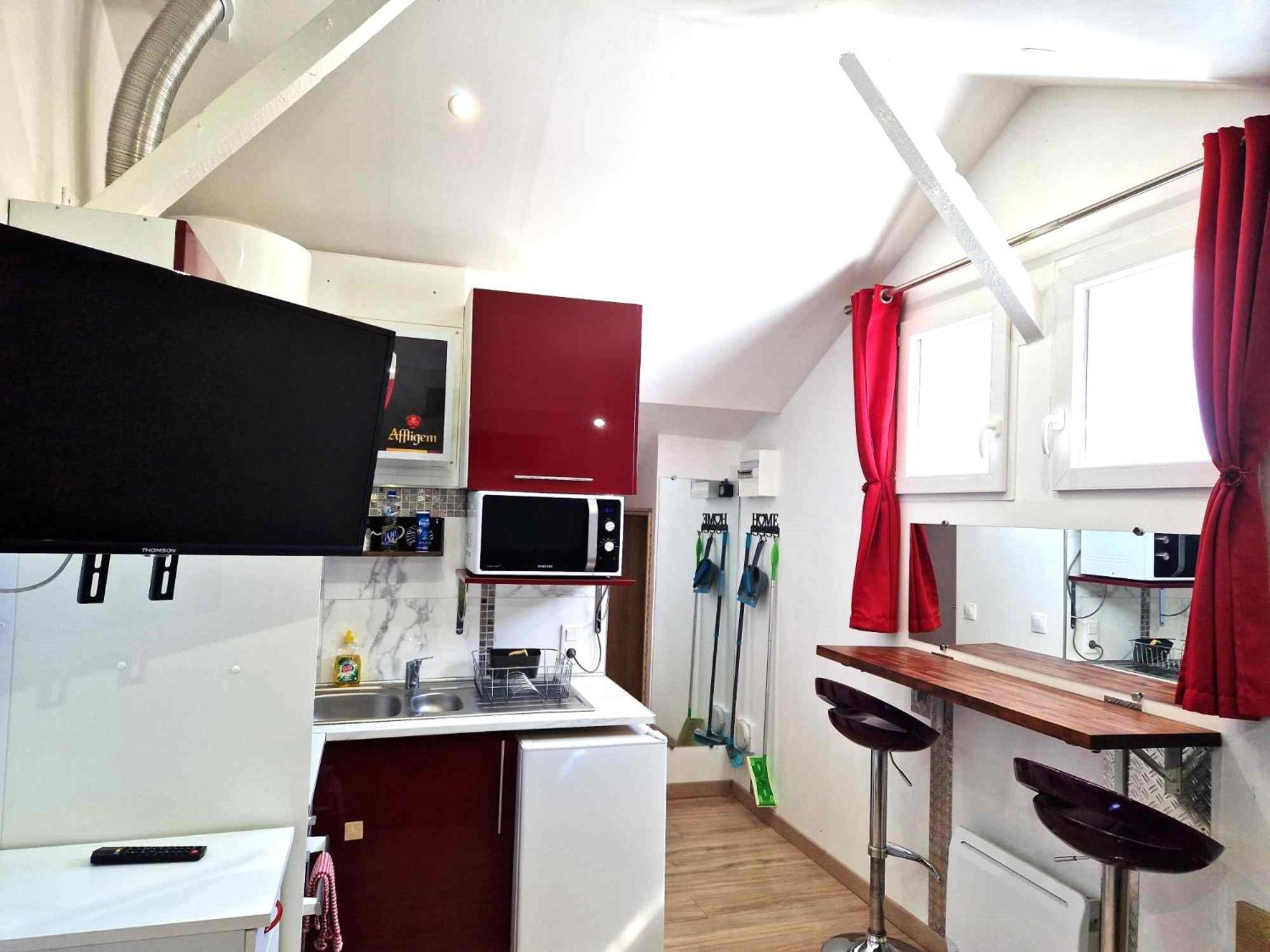 08 - Tres Joli Studio Tout Equipe Avec Parking Privatif Gratuit, Grand Fourgon Possible, Tout Le Linge De Maison Est Fourni Razac-sur-l'Isle Екстер'єр фото